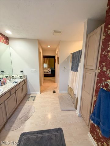 17058 Chamberlain Road, Grafton, OH 44044