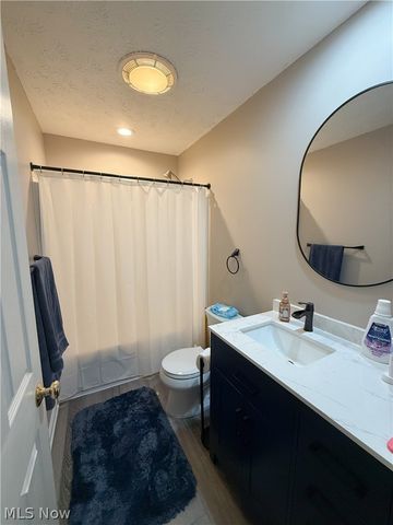 17058 Chamberlain Road, Grafton, OH 44044