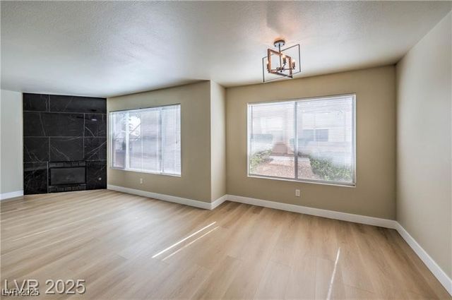 8450 Alta Drive 121, Las Vegas, NV 89145