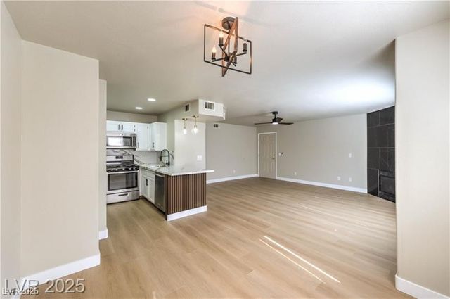 8450 Alta Drive 121, Las Vegas, NV 89145