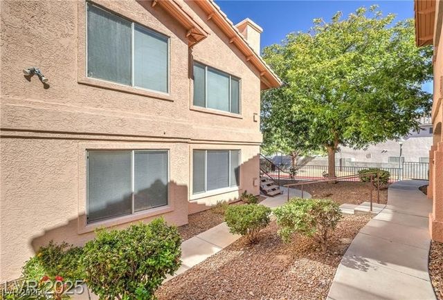 8450 Alta Drive 121, Las Vegas, NV 89145