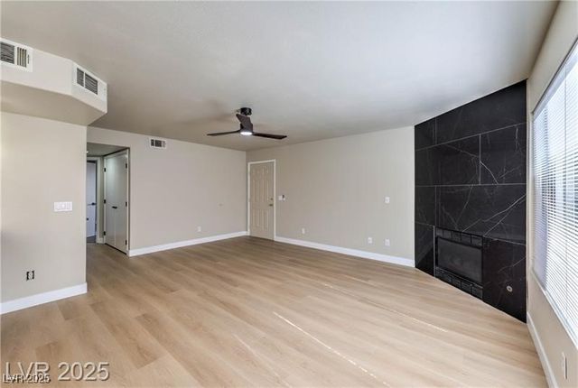 8450 Alta Drive 121, Las Vegas, NV 89145