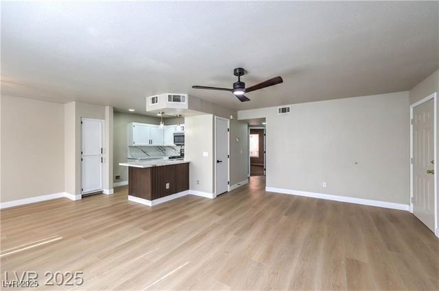 8450 Alta Drive 121, Las Vegas, NV 89145