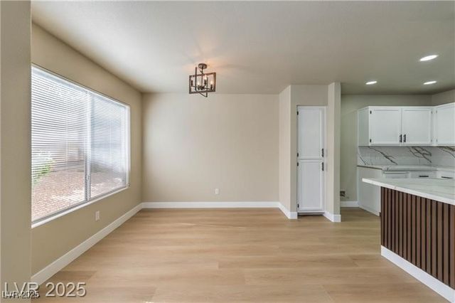 8450 Alta Drive 121, Las Vegas, NV 89145