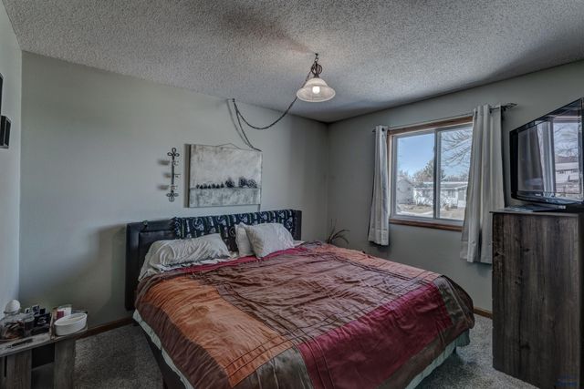 227 E NOWLIN, Rapid City, SD 57702