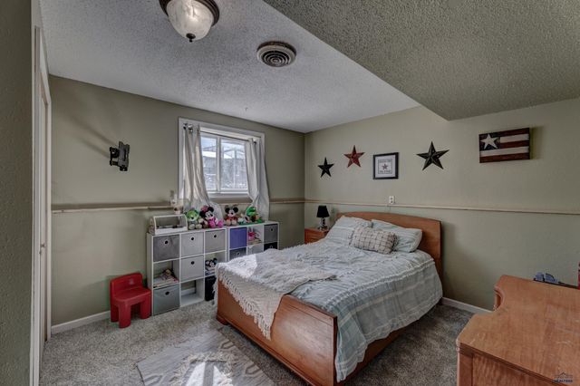 227 E NOWLIN, Rapid City, SD 57702