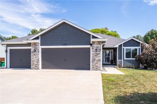 1727 S Chestnut Street, Ottawa, KS 66067