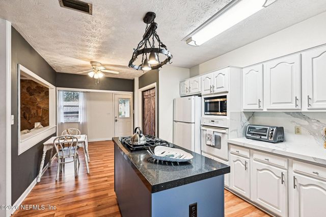 2232 W HIDDEN WATERS Drive, Green Cove Springs, FL 32043