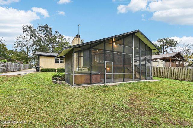 2232 W HIDDEN WATERS Drive, Green Cove Springs, FL 32043