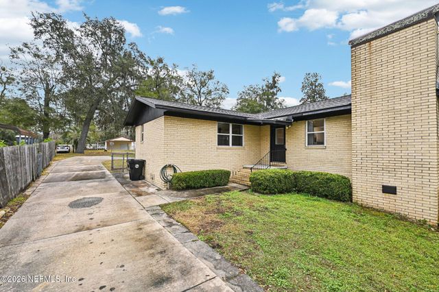 2232 W HIDDEN WATERS Drive, Green Cove Springs, FL 32043