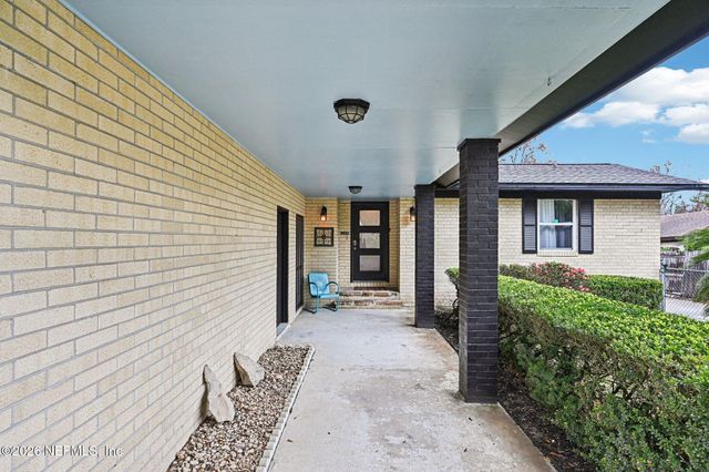 2232 W HIDDEN WATERS Drive, Green Cove Springs, FL 32043