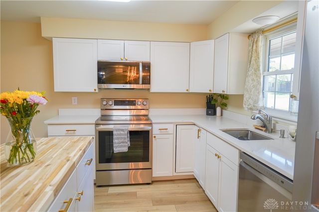 155 Bristol Drive, Washington Twp, OH 45458