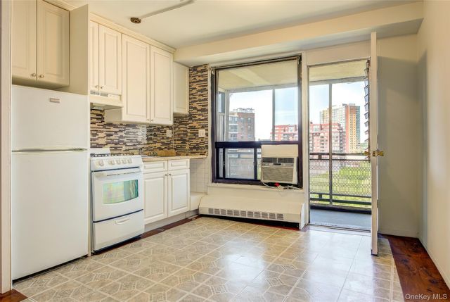 61-35 98th Street 14A, Rego Park, NY 11374