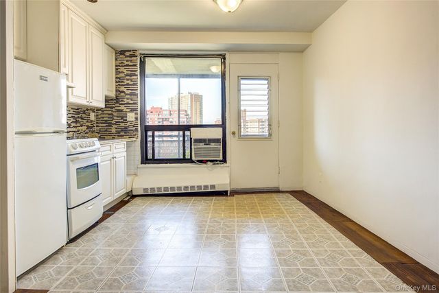 61-35 98th Street 14A, Rego Park, NY 11374