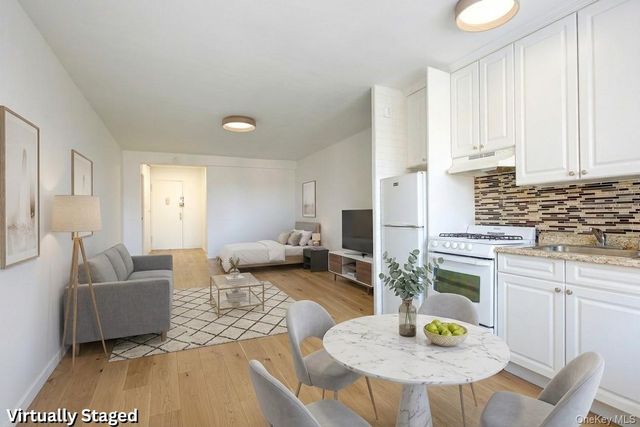 61-35 98th Street 14A, Rego Park, NY 11374