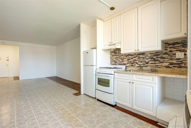61-35 98th Street 14A, Rego Park, NY 11374