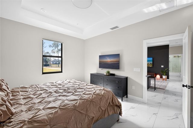 2459 10th AVE NE, Naples, FL 34120