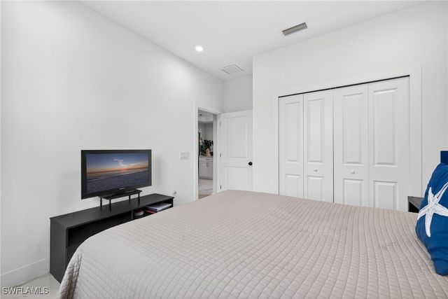 2459 10th AVE NE, Naples, FL 34120