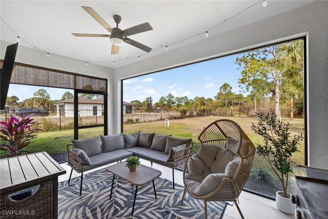 2459 10th AVE NE, Naples, FL 34120