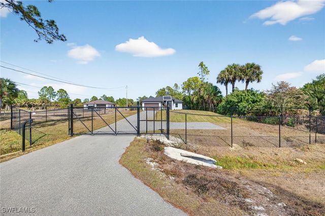 2459 10th AVE NE, Naples, FL 34120