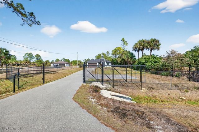 2459 10th AVE NE, Naples, FL 34120