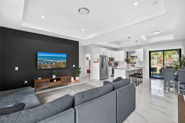 2459 10th AVE NE, Naples, FL 34120