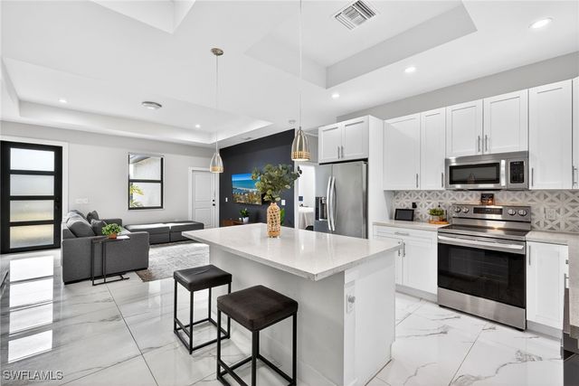 2459 10th AVE NE, Naples, FL 34120