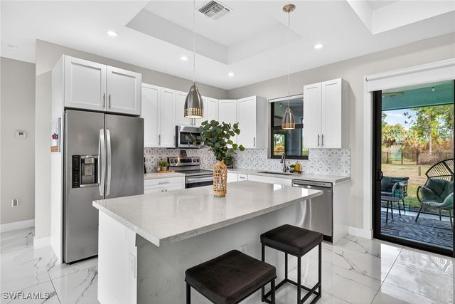 2459 10th AVE NE, Naples, FL 34120