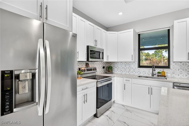 2459 10th AVE NE, Naples, FL 34120