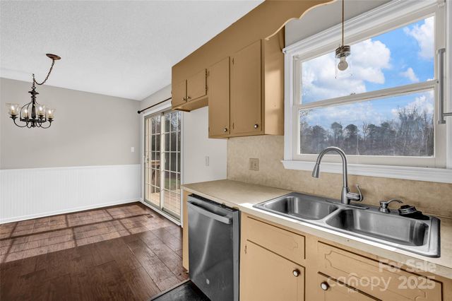 5609 Linville Drive, Hickory, NC 28602