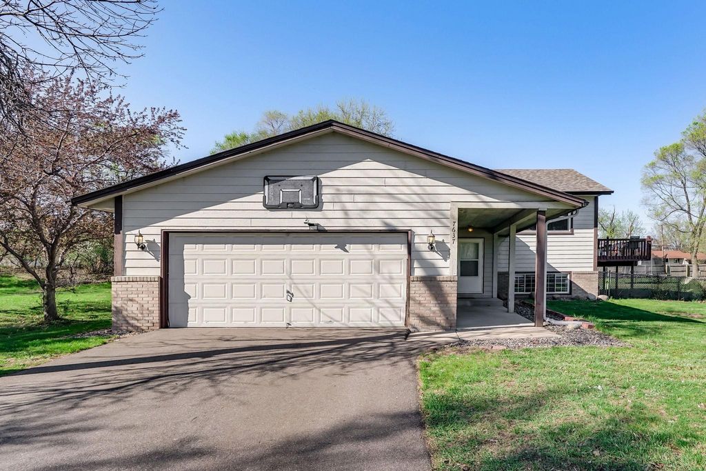 7637 Fairfield Road, Brooklyn Park, MN 55444