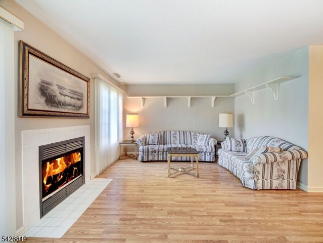 28 Helton Ter, Montville Twp., NJ 07045