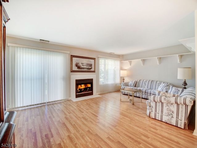 28 Helton Ter, Montville Twp., NJ 07045