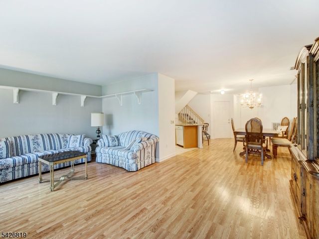 28 Helton Ter, Montville Twp., NJ 07045