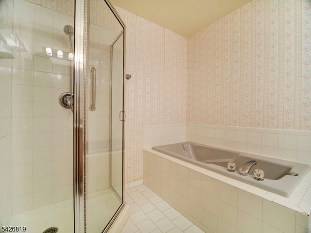 28 Helton Ter, Montville Twp., NJ 07045