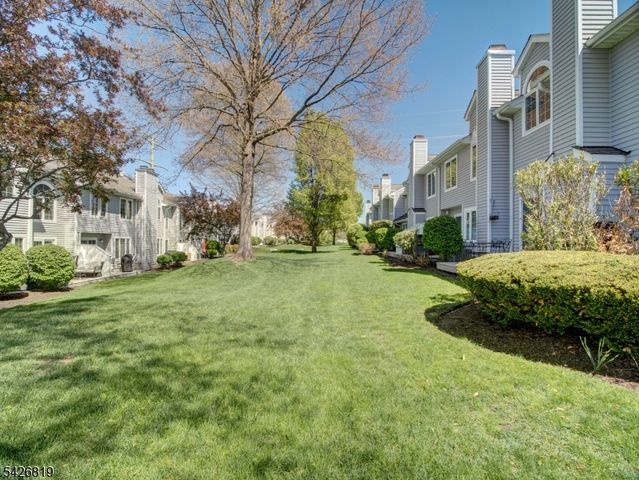 28 Helton Ter, Montville Twp., NJ 07045