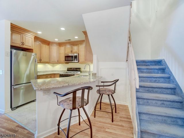 28 Helton Ter, Montville Twp., NJ 07045