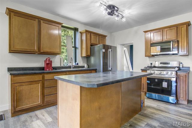 2821 Edwards Street, Granite City, IL 62040