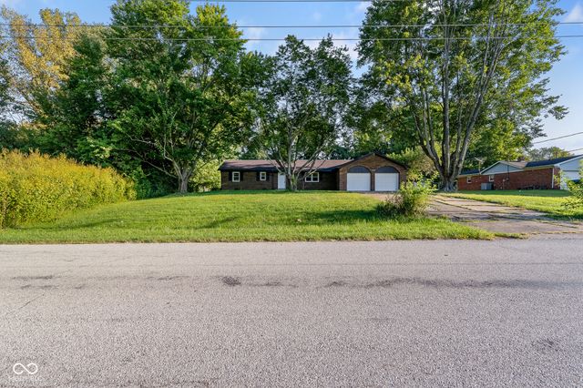 1586 E County Road 900 S, Clayton, IN 46118