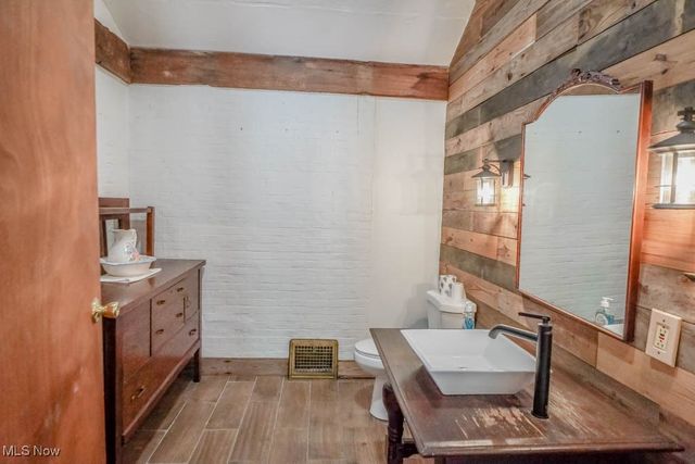 5901 Market Avenue N, Canton, OH 44721