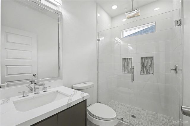 1220 E Evergreen Avenue, San Juan, TX 78589