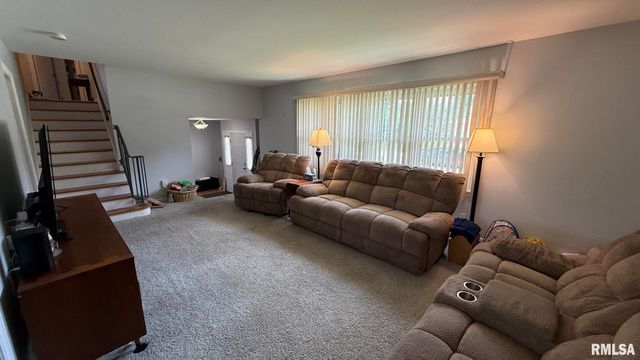 69 NOTTINGHAM Road, Springfield, IL 62704