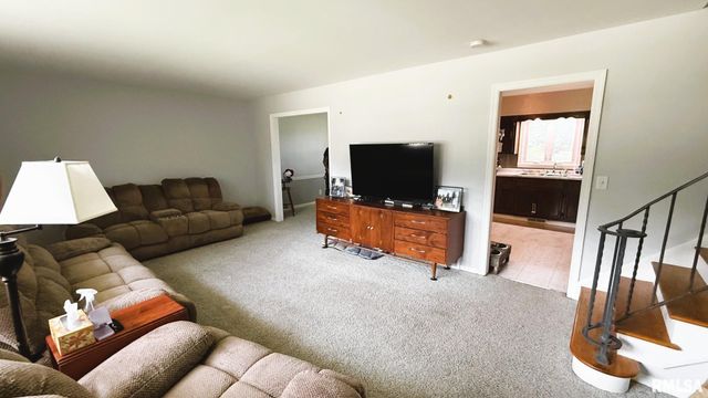 69 NOTTINGHAM Road, Springfield, IL 62704