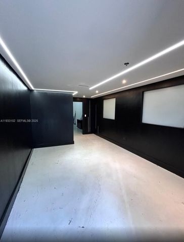 2261 NE 164th St, North Miami Beach, FL 33160