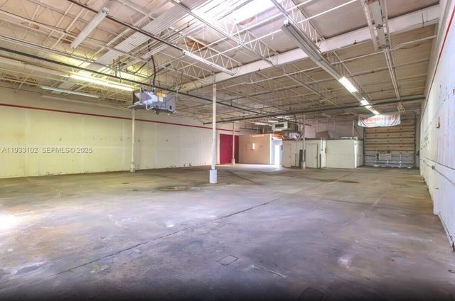 2261 NE 164th St, North Miami Beach, FL 33160