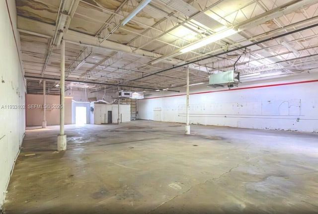 2261 NE 164th St, North Miami Beach, FL 33160