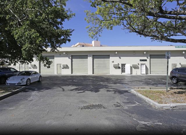 2261 NE 164th St, North Miami Beach, FL 33160