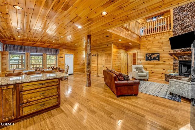 2740 Mountain View Circle, Sevierville, TN 37862