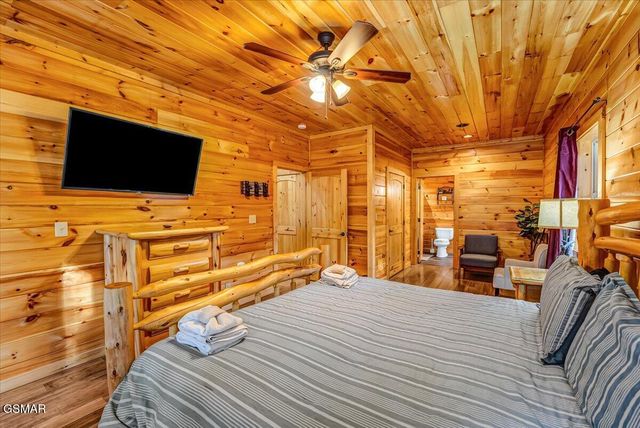 2740 Mountain View Circle, Sevierville, TN 37862