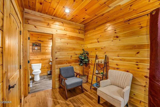 2740 Mountain View Circle, Sevierville, TN 37862